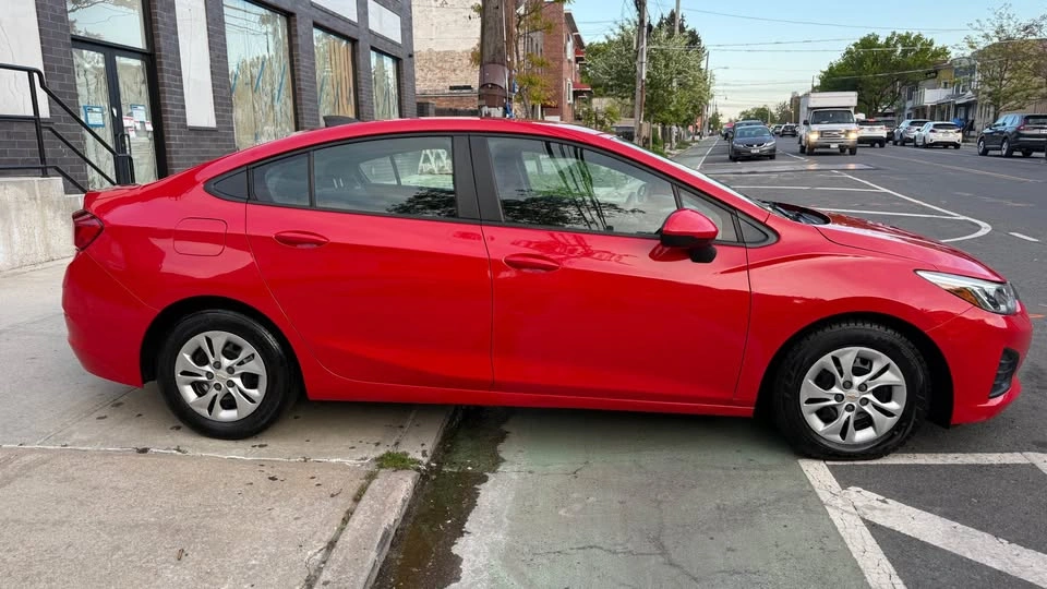 2019 Chevrolet Cruze · L Sedan 4D - photo 4