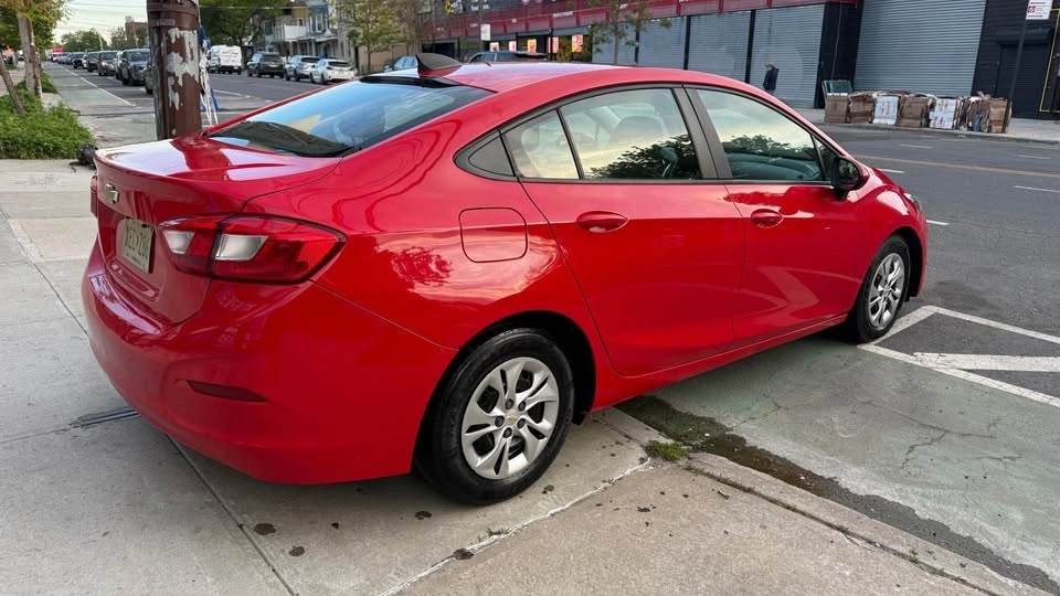 2019 Chevrolet Cruze · L Sedan 4D - photo 5