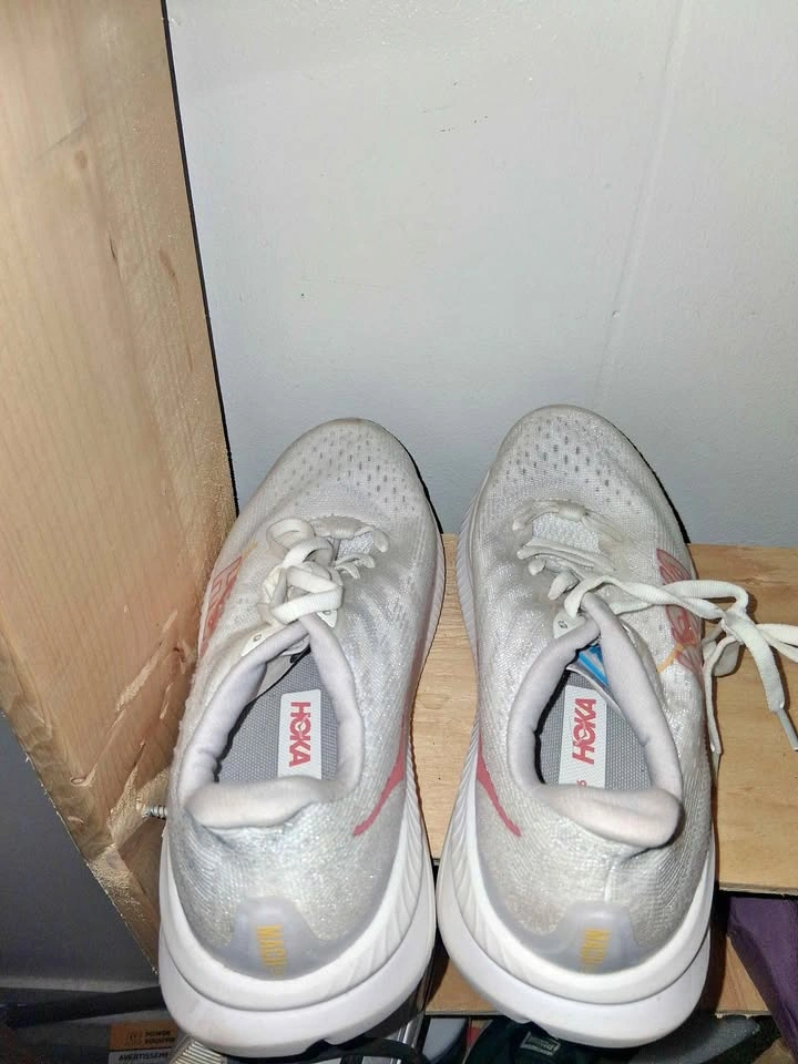Hoka Mach 6 white running shoes