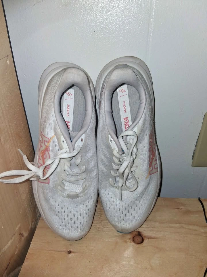 Hoka Mach 6 white running shoes - photo 2