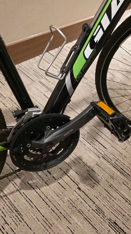 Giant Roam 2 Hybrid Bike - Small - photo 5