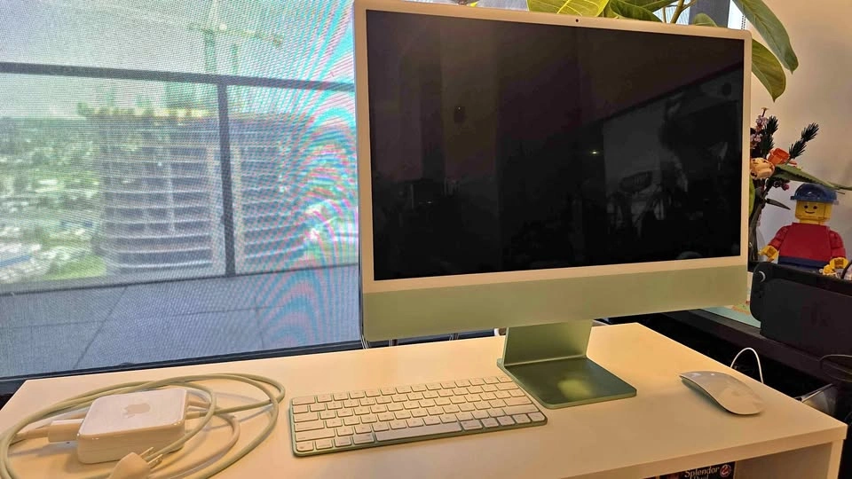 Apple iMac 24-inch M3 - Like New | Green | Original Box