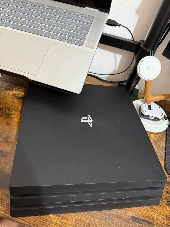 PS4 Pro Bundle - Excellent Condition - Controller + Games