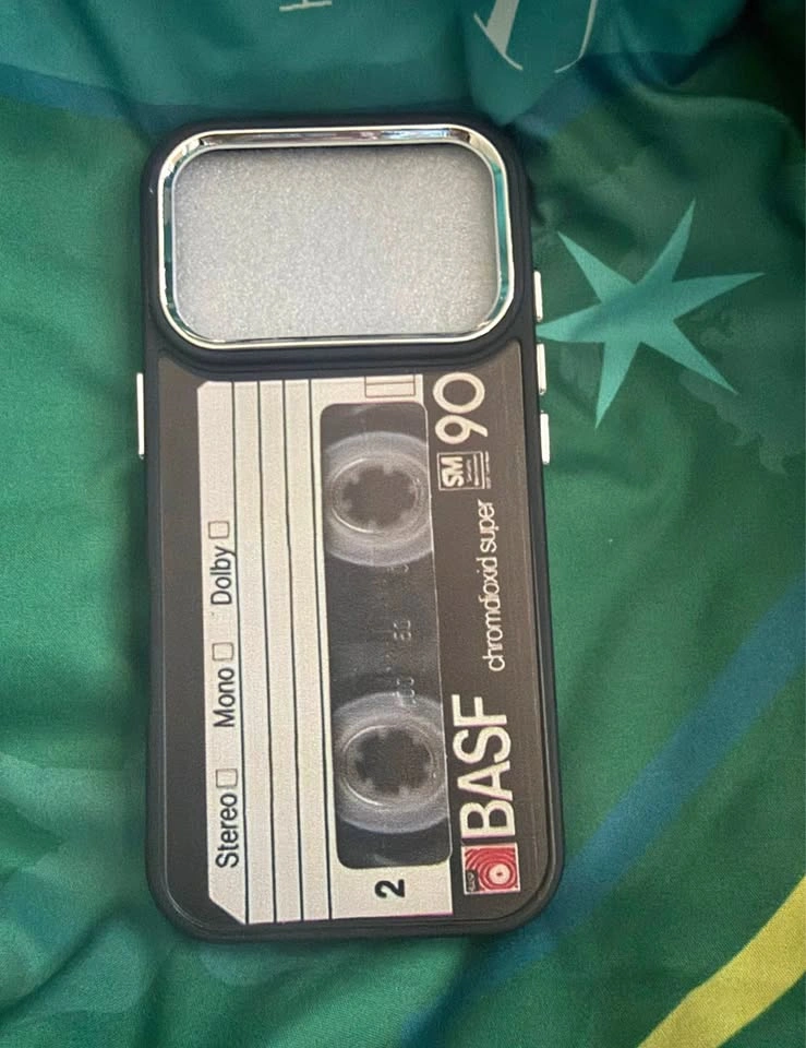 Vintage Cassette Tape iPhone 17 Pro Case