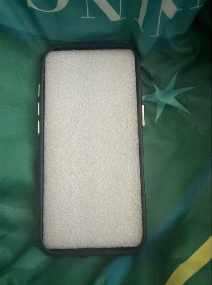 Vintage Cassette Tape iPhone 17 Pro Case - photo 2
