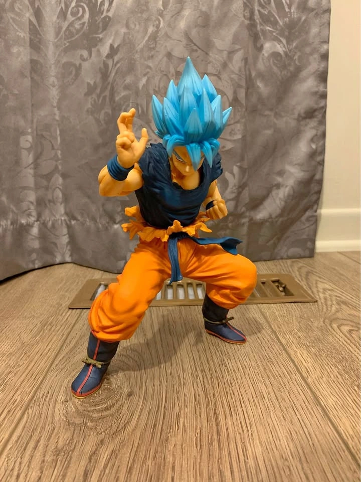 Goku figure