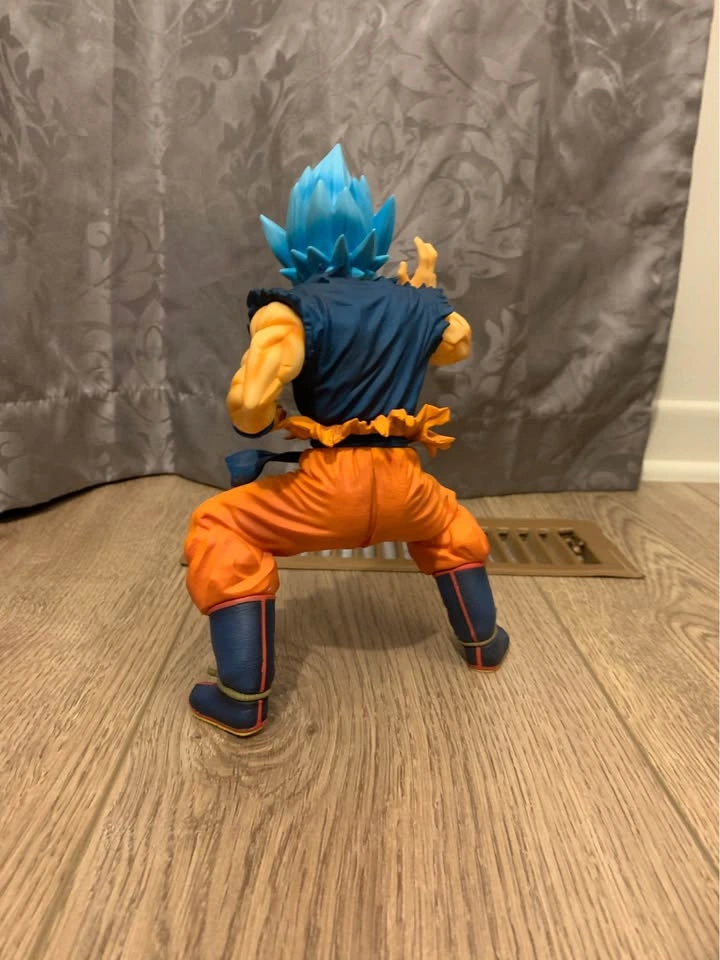 Goku figure - photo 2