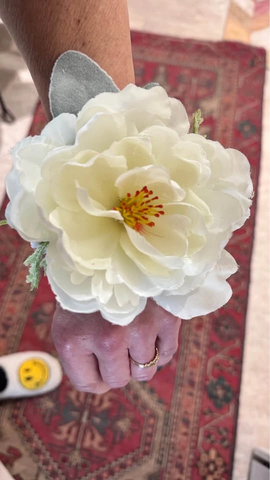 White Faux Flower Wristlet Graduation, Confirmation - photo 2