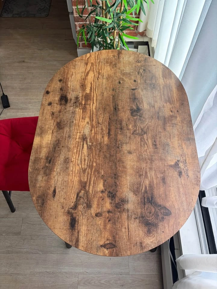 Small Desk / Table and Chair - Good Condition - photo 2