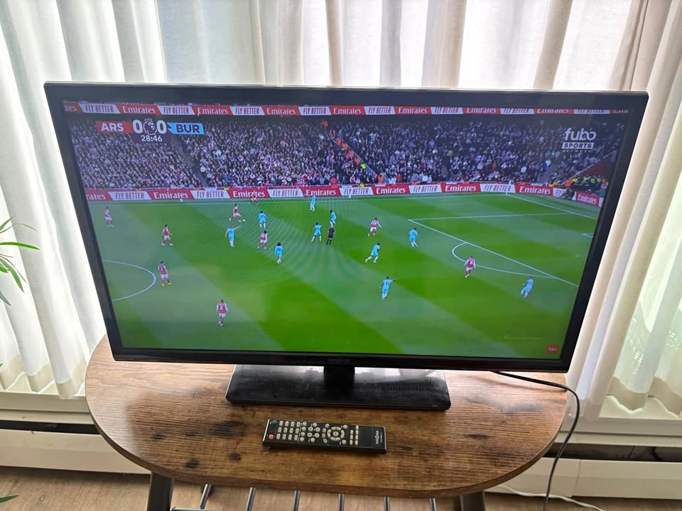 Insignia 32” LED TV - Excellent Condition