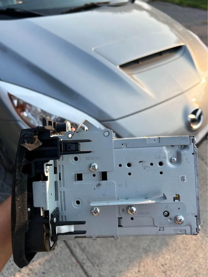 2012 MazdaSpeed 3 Headunit - photo 4
