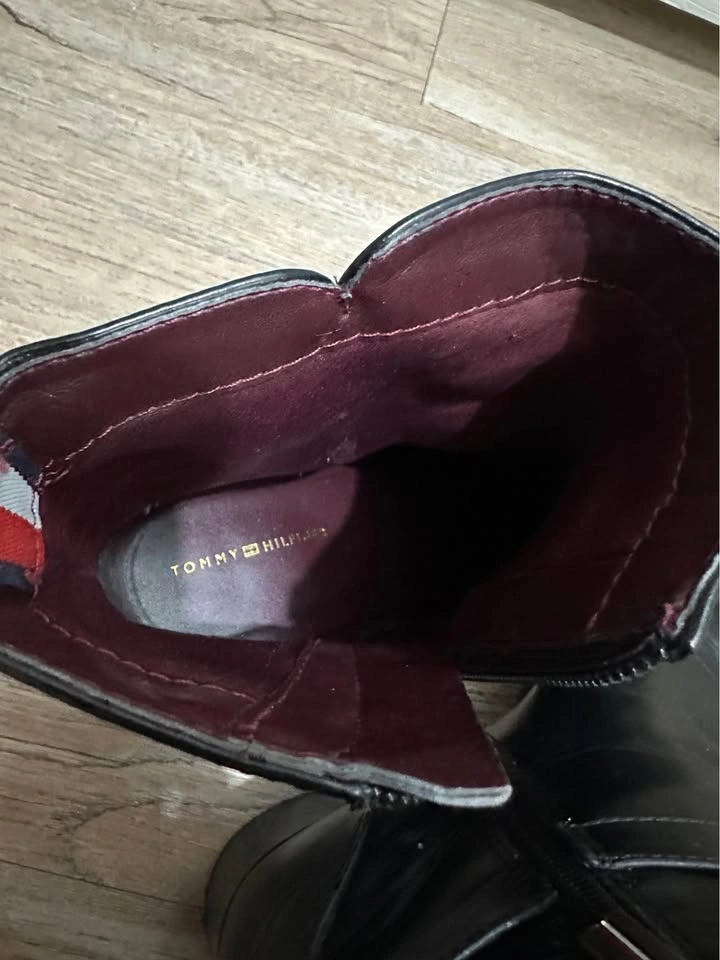 Tommy Hilfiger Black Pointed Toe Ankle Boots 8.5 - photo 3