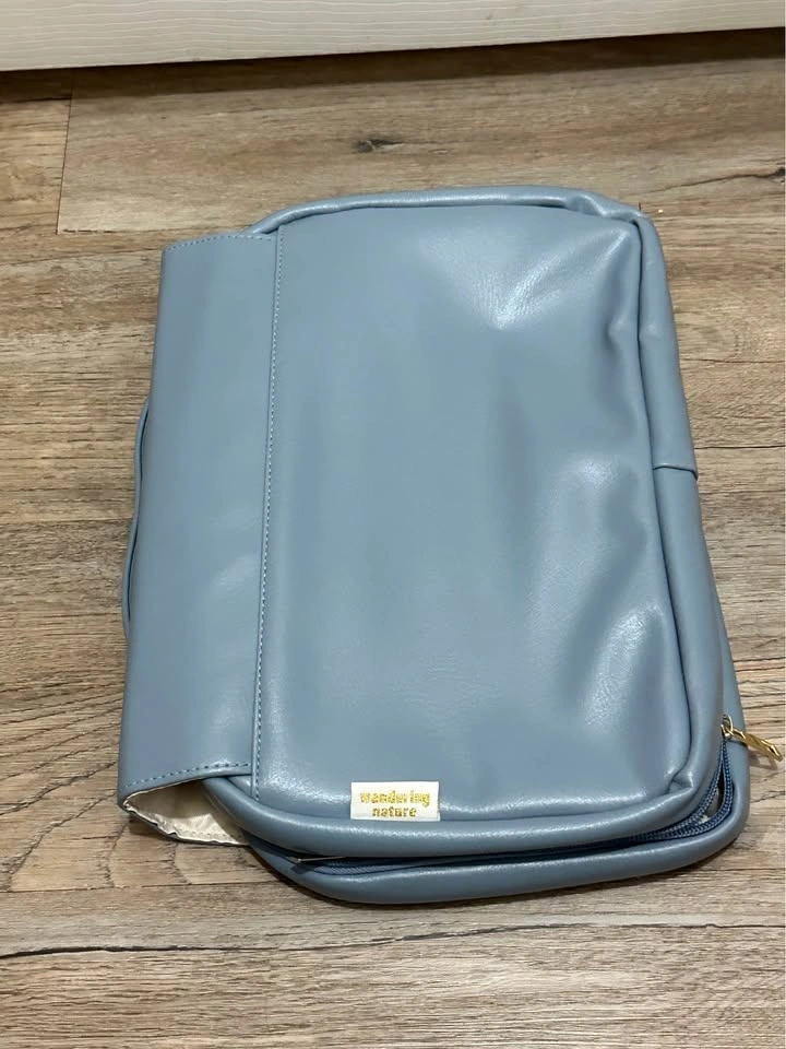 NEW Wandering Nature Light Blue Travel Toiletry Bag - photo 2