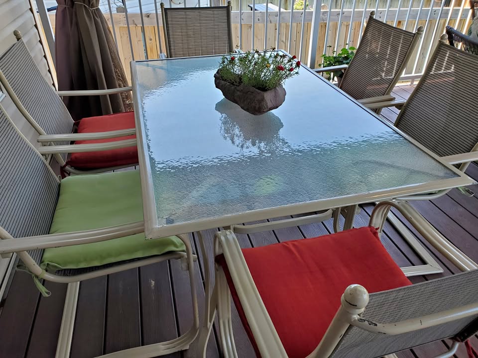 Patio Table w/ 6 Chairs