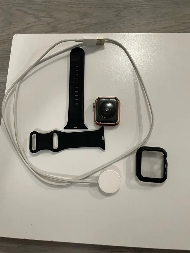 Apple Watch SE (1st Gen) - Rose Gold GPS - photo 3