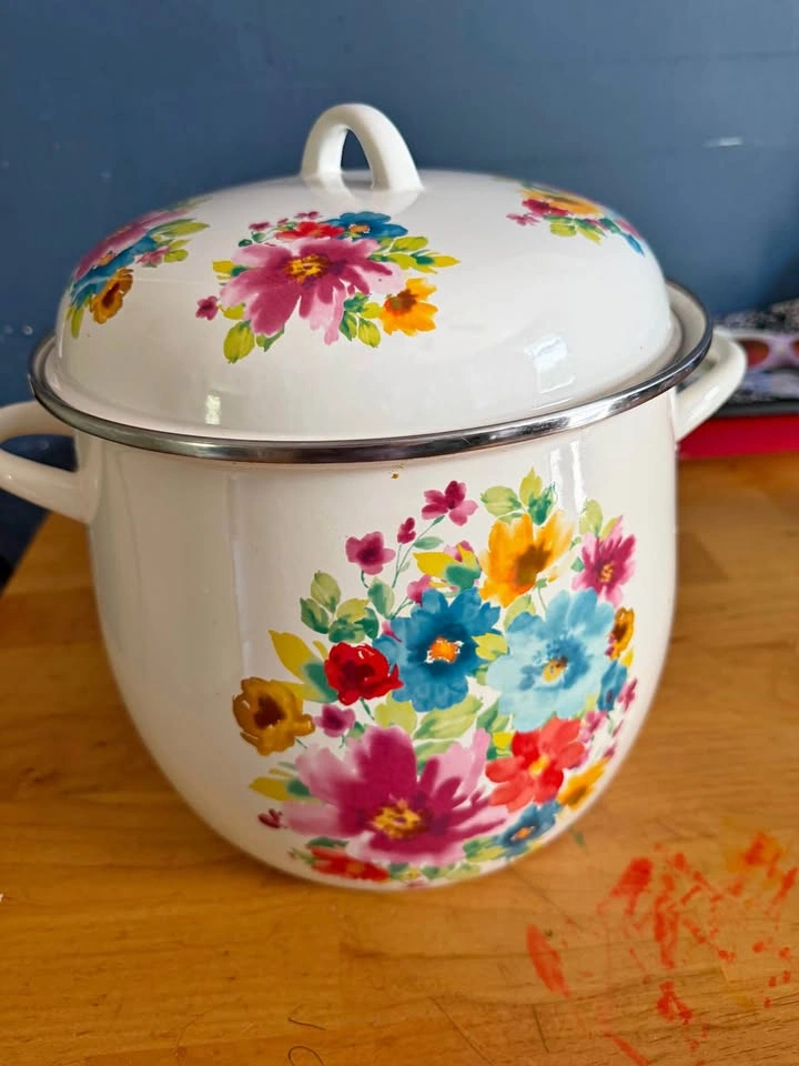 Pioneer Woman Deep Pot