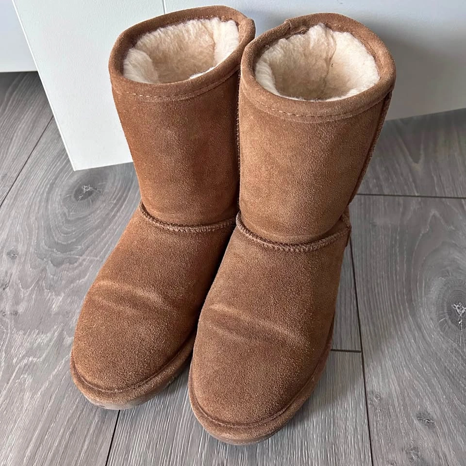 BEARPAW brown boots size 4