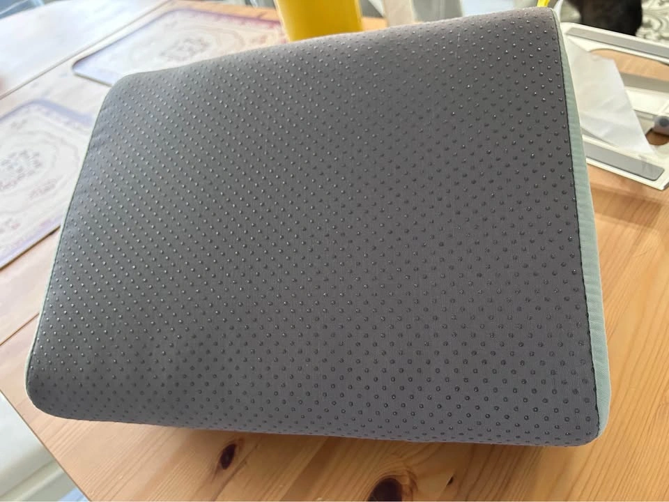 IKEA Ergonomic Footrest Back Support - photo 5
