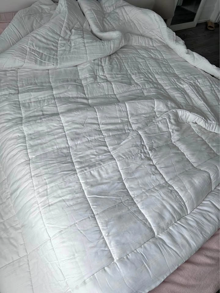 Sleep Country LuxeSilk Duvet Queen