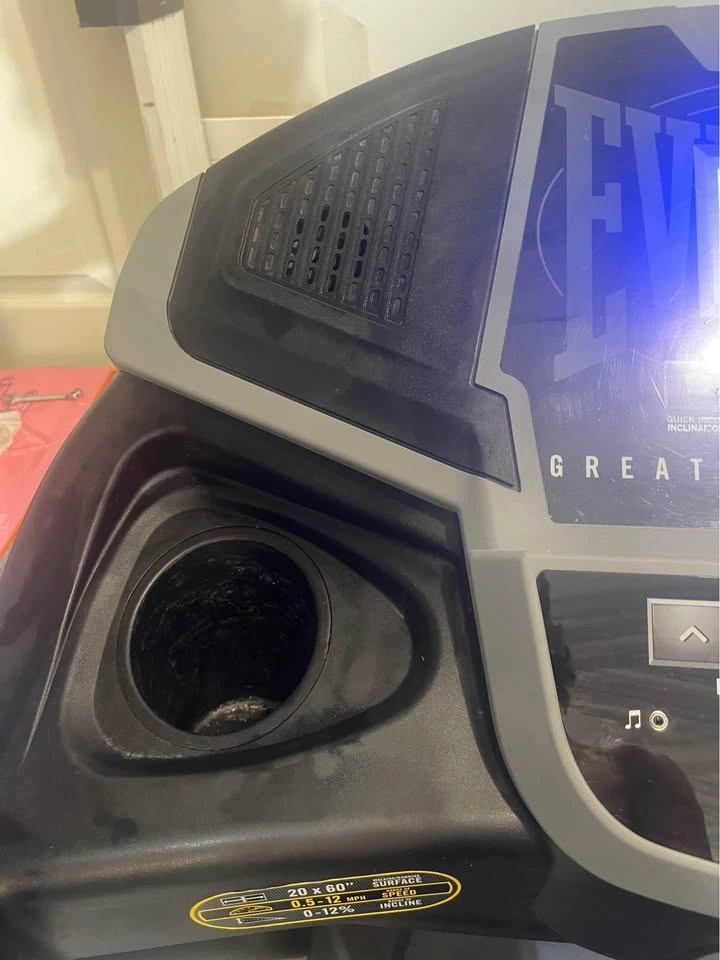 💥 Everlast EV8.9 Treadmill – Quick Folding | $450 💥 - photo 4