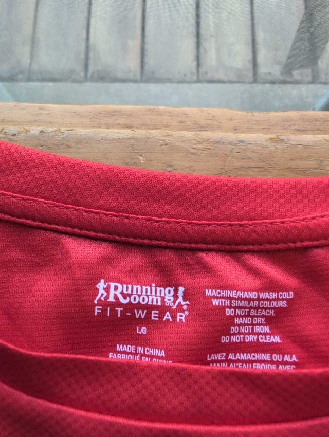 Running Room T-Shirt Red Large - photo 2