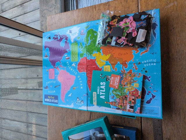 Auzou Magnetic Board lot of 2 Space and Atlas - photo 2