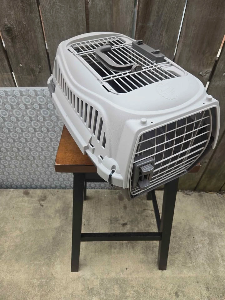 Cat Small Dog Carrier Crate with 2 Doors - photo 3