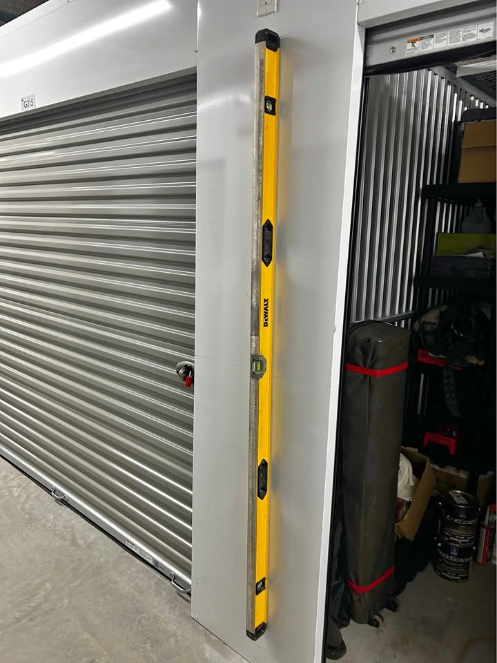 DEWALT 78” MAGNETIC BOX BEAM LEVEL- LIKE NEW