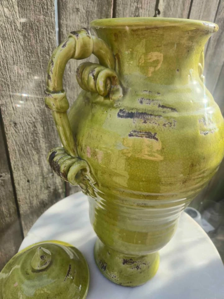 Vintage vase 24 inches ceramic with lid heavy and huge - photo 4