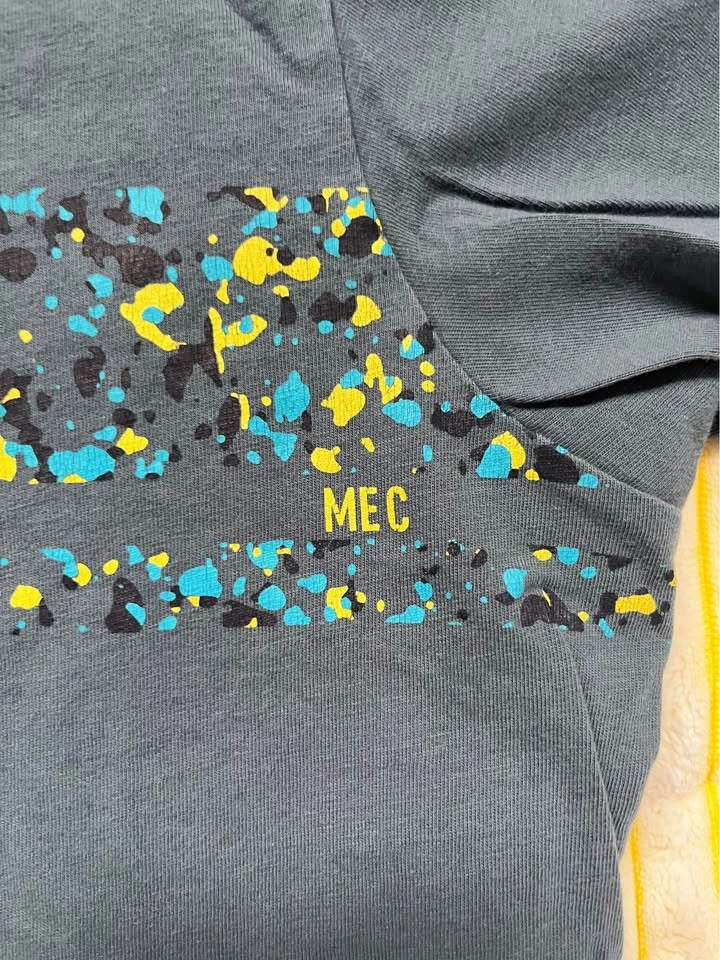 T-Shirts & Sweaters - photo 4