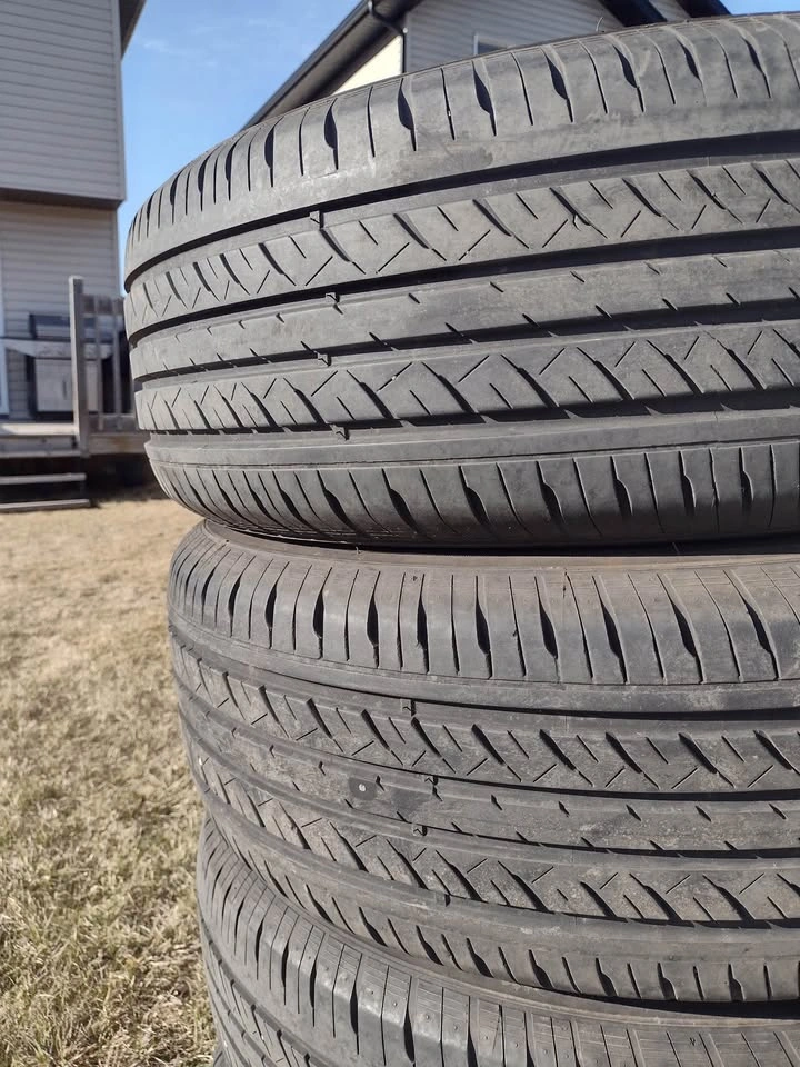 4 All Season Tires - photo 2