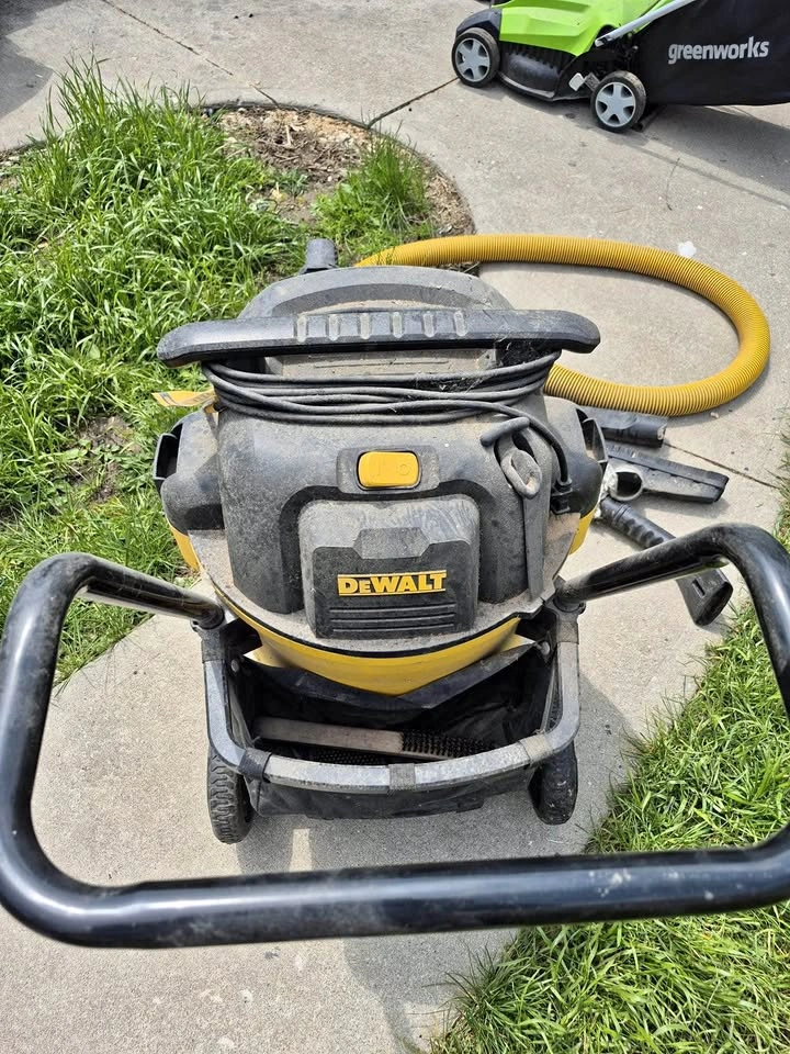 Dewalt 16 Gallon Vacuum