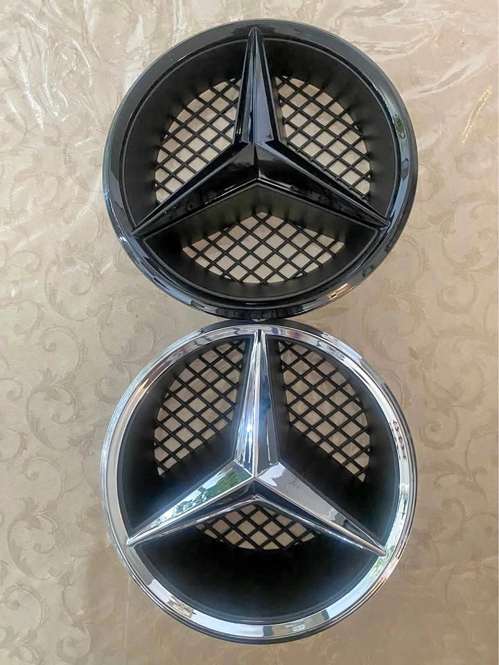Mercedes Grill Emblem
