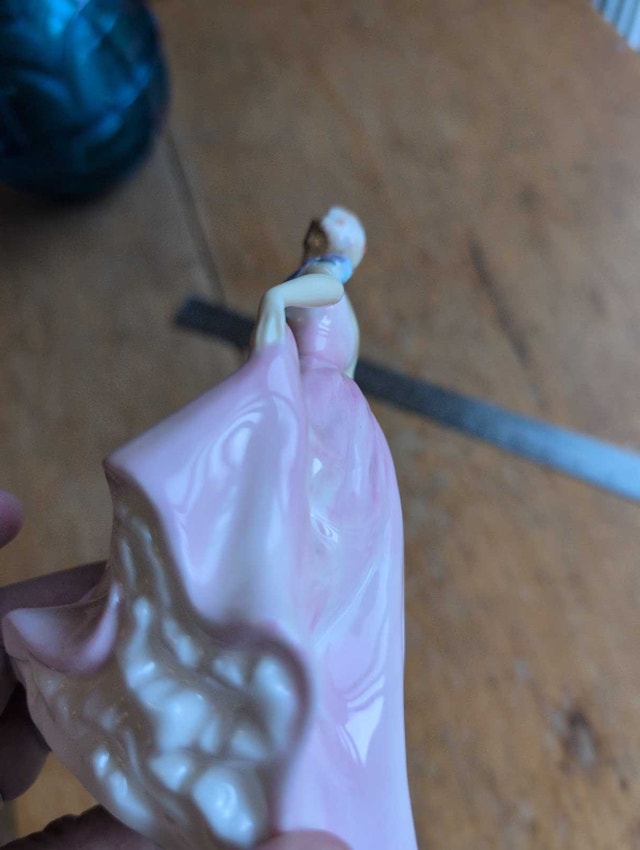 Royal Doulton Figurine Invitation H.N. 2170 - photo 4