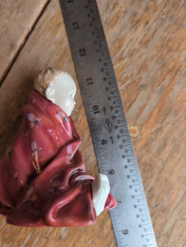 Royal Doulton Figurine This Little Pig HN 1793 - photo 4