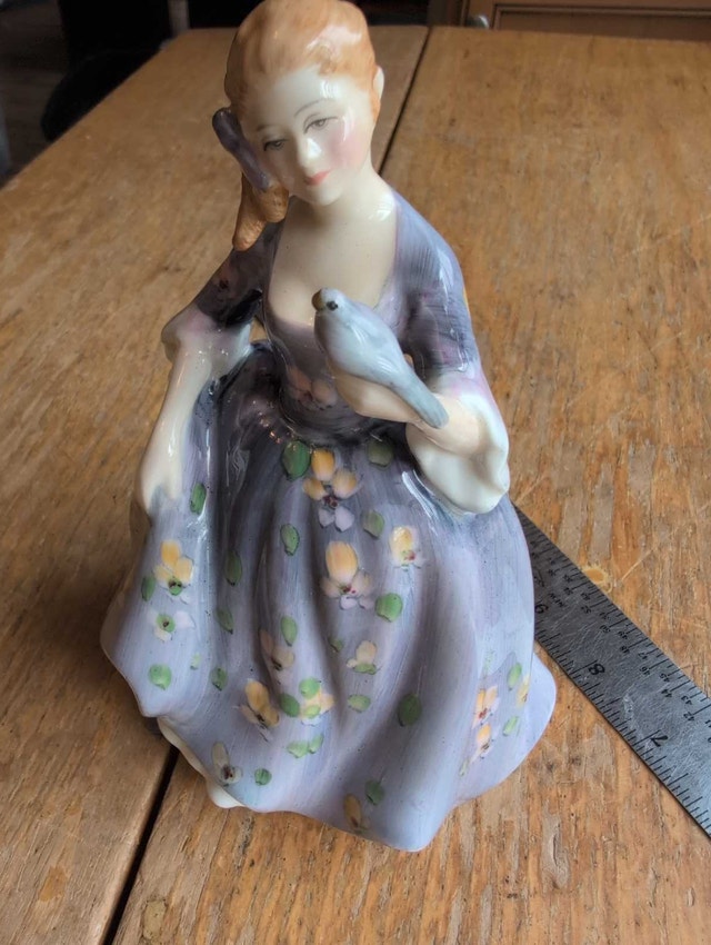 Royal Doulton Figurine Nicola HN 2839 - photo 5