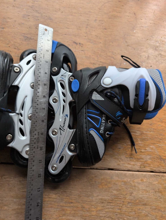Sports Skating Roller Blades adjustable y 13 - 2 light up wheels - photo 2