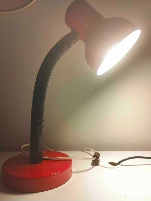 Retro Red Gooseneck Desk Lamp - Flexible Arm