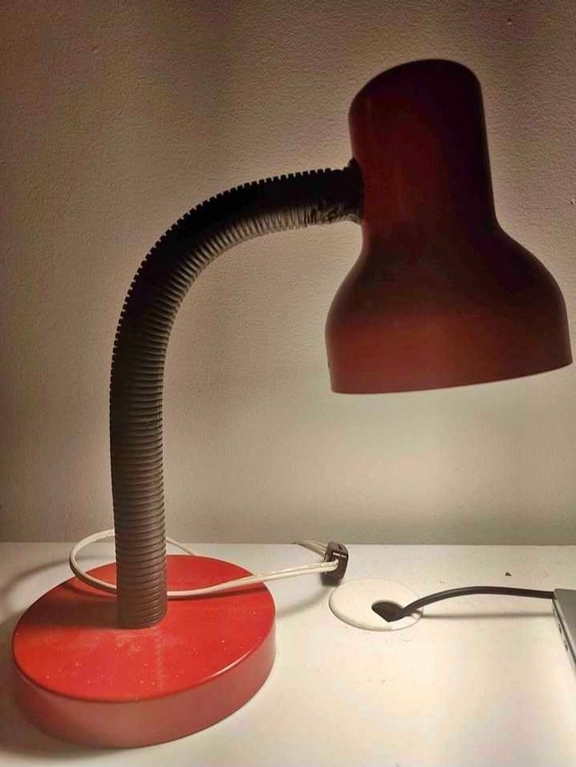 Retro Red Gooseneck Desk Lamp - Flexible Arm - photo 4