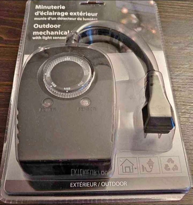 Mechanical Outdoor Timer with Light Sensor