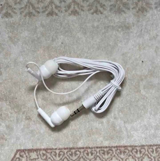 White Wired Earphones with 3.5mm Jack