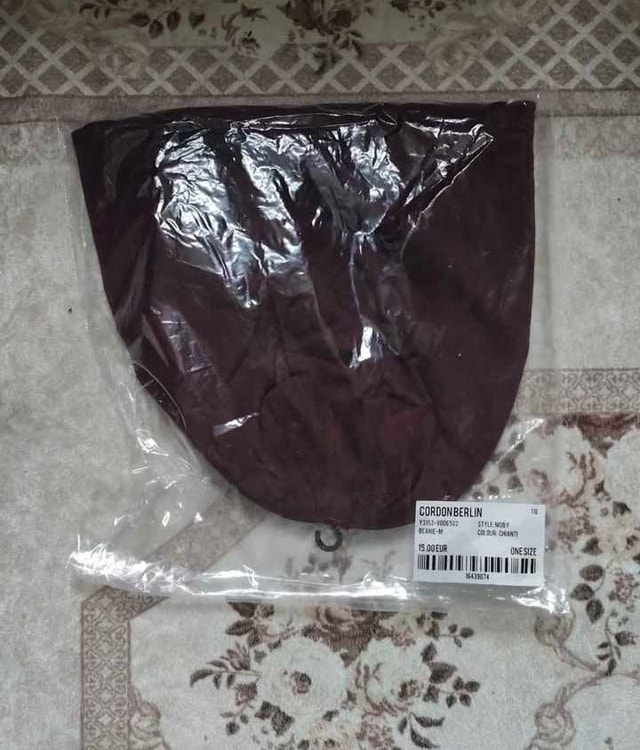 Burgundy Slouchy Beanie - New with Tags - photo 3