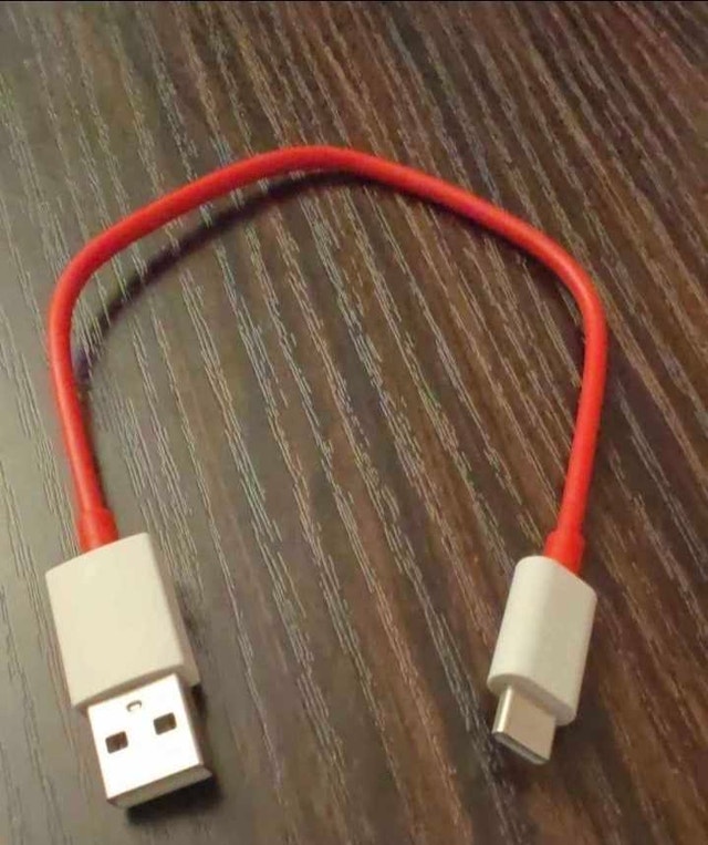 USB-C to USB-C Cable - photo 2