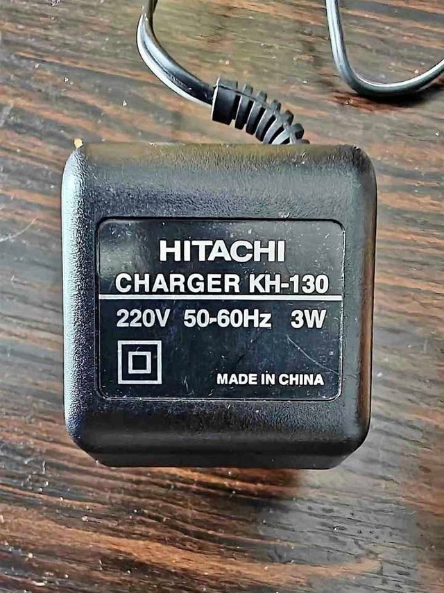 Hitachi KH-130 Power Adapter (220V, 3W)