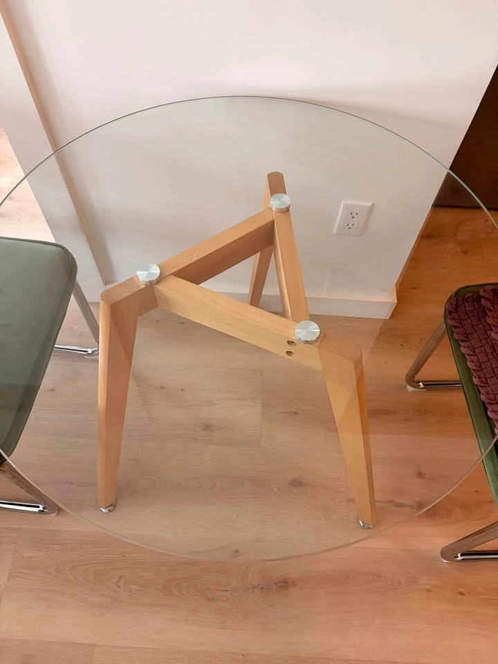 Glass kitchen table with wooden legs - photo 2