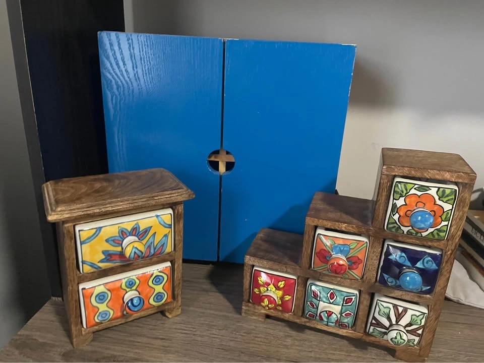 Jewelry Organizers and Medicine Cabinet - photo 2