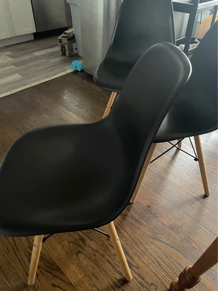 Six black chairs assembled - photo 2