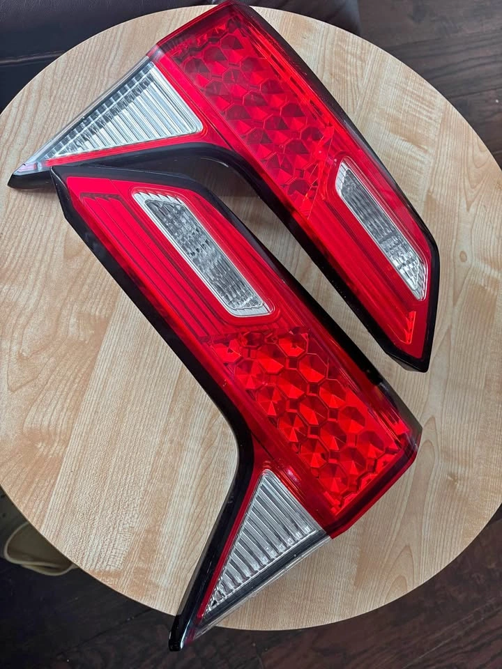 19-22 Honda HR-V Inner Tail Light Set - Driver & Passenger