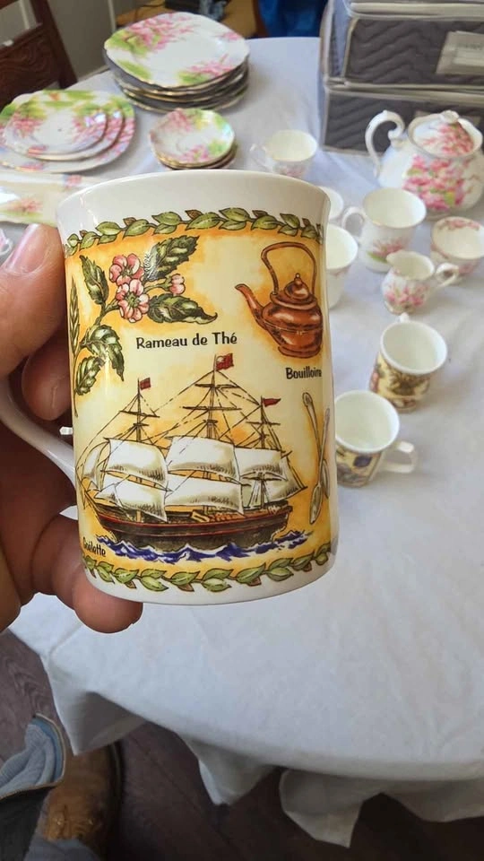 Set of 9 Duchess Fine Bone China Mugs – Made in England - photo 3