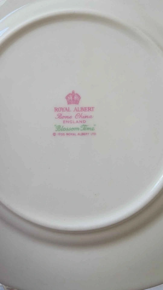 Royal Albert Blossom Time Bone China Set – 40 Pieces – England - photo 3